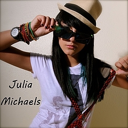 Julia Michaels - Born To Party - Single альбом