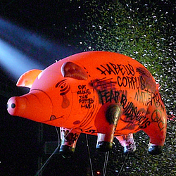 Roger Waters - 2007-07-02: Dark Side Of Bush Pigs: Marcus Amphitheater, Milwaukee, WI, USA альбом